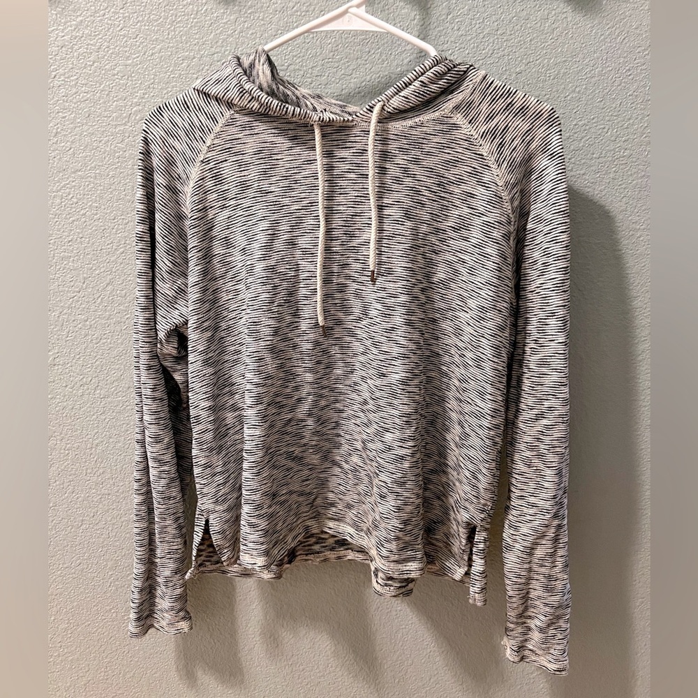 Aerie / American Eagle sweater size small fall sweatshirt with hoodie